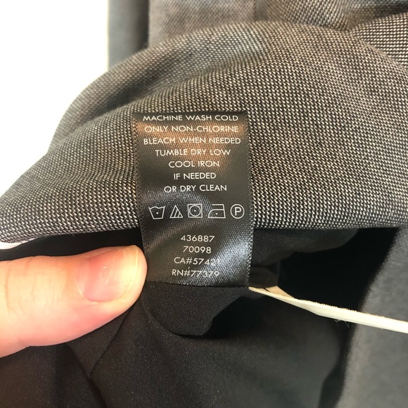 Ann Taylor The Perfect Two Buttons Blazer - Picture 8 of 8